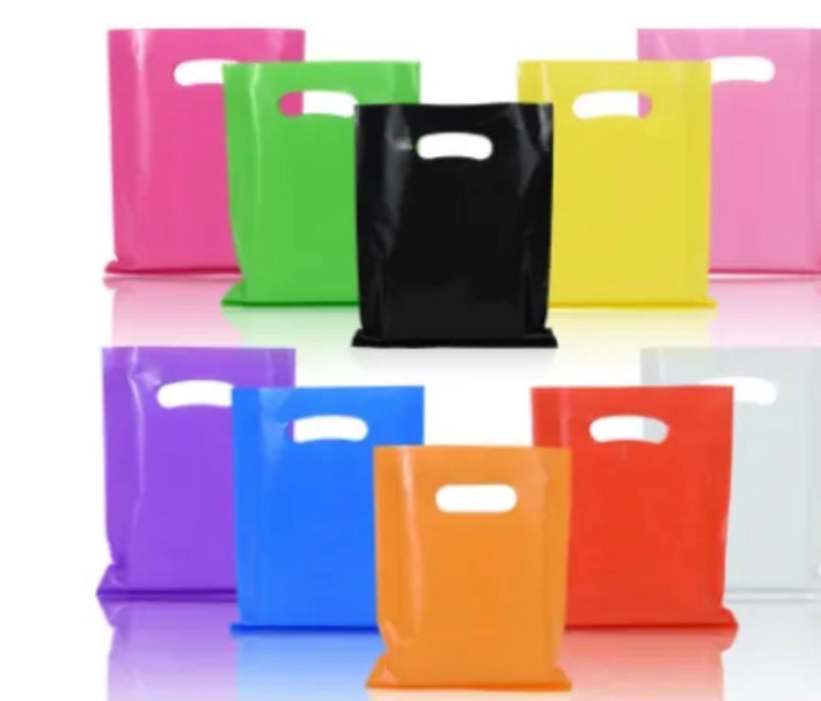 Sacolas coloridas com alça